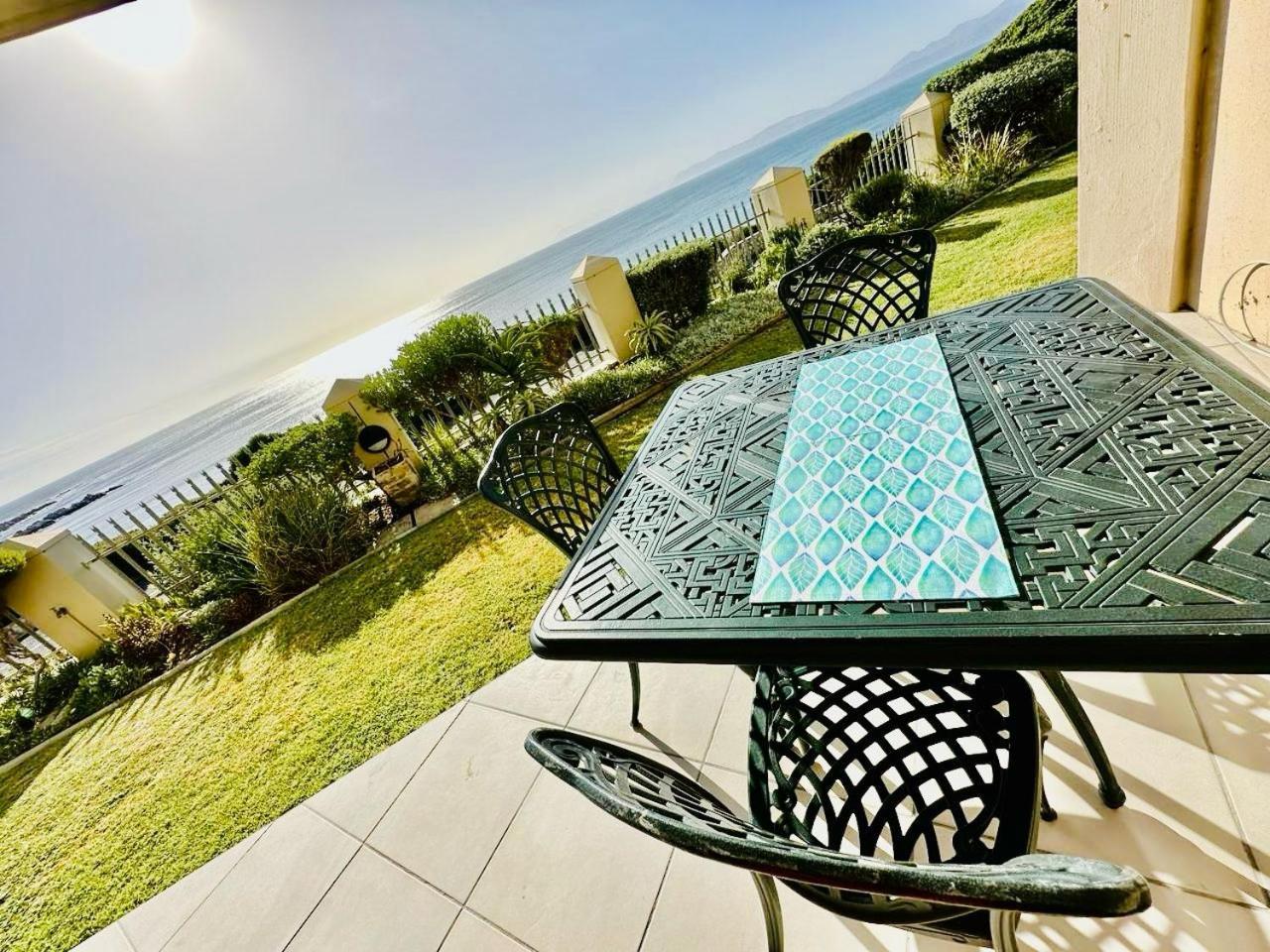 The View At Whale Cove De Kelders Apartment Exterior photo